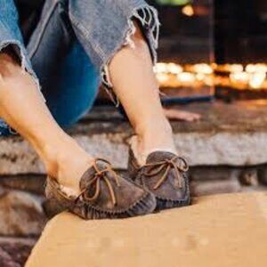 UGG Dakota Women Slippers Size 5